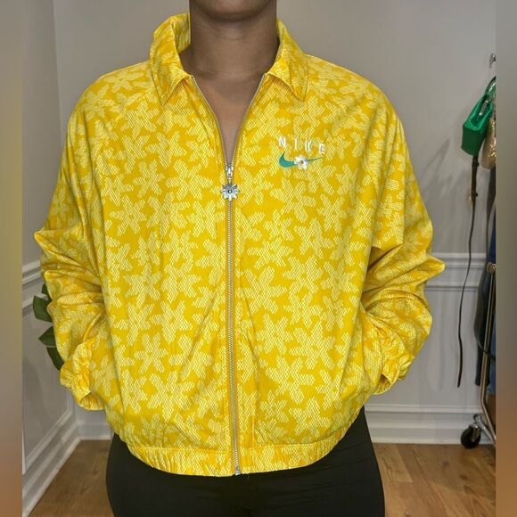 NWT Nike Sport Daisy woven full-zip floral print jacket in mustard - Picture 3 of 8